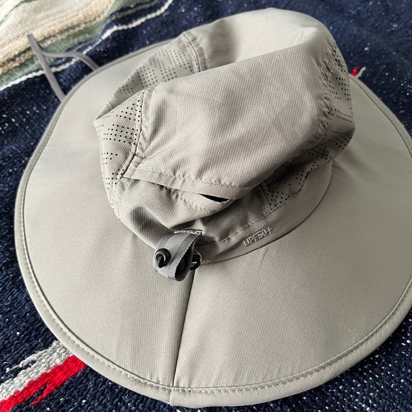 ☀️CTR hiking hat☀️ - Picture 3 of 3